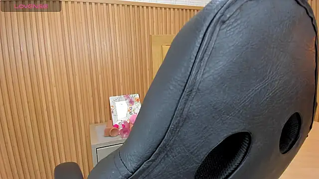 MELISSAROUGE online show from 11.21.25