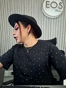 Lilith Zamara online show from 10.30.25