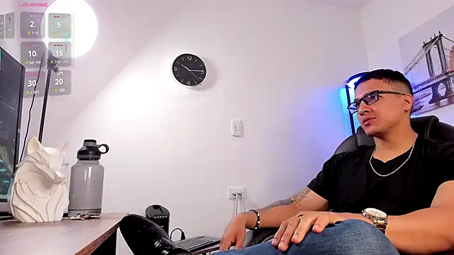 Dash Bukoski online show from 11.25.25