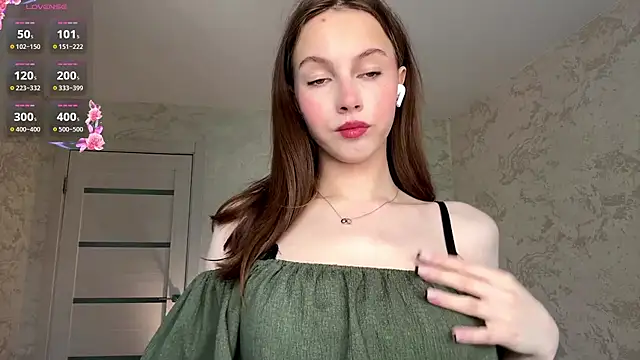 Snapshot of NylaNadler chatting on 07.24.26 NylaNadler online show from 07.24.26