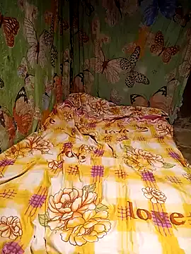 hotmomma8 online show from 12.19.25