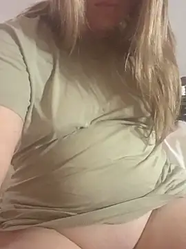 Snapshot of M1l3yD3w chatting on 09.25.25 M1l3yD3w online show from 09.25.25