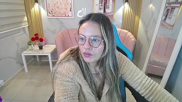 Jade Jones a online show from 11.22.25