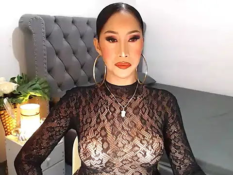 Snapshot of Goddess_wildcum chatting on 10.10.25 Goddess wildcum online show from 10.10.25