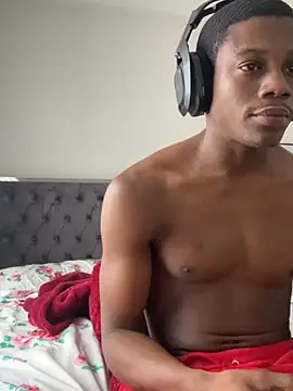 Snapshot of labishyoung25 chatting on 12.15.25 labishyoung25 online show from 12.15.25