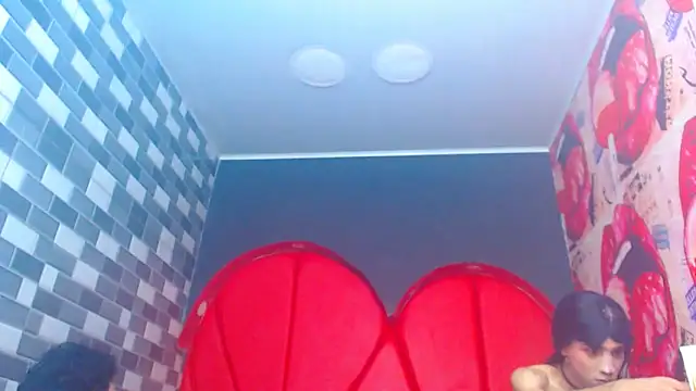 julessxcharlotte online show from 12.18.25