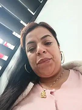 Mia-Glow online show from 10.07.25