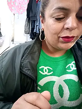 Mia-Glow online show from 11.09.25