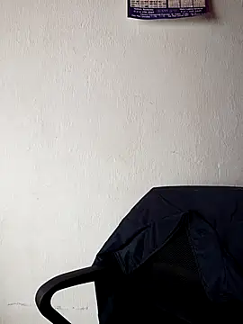 Mia-Glow online show from 03.05.26