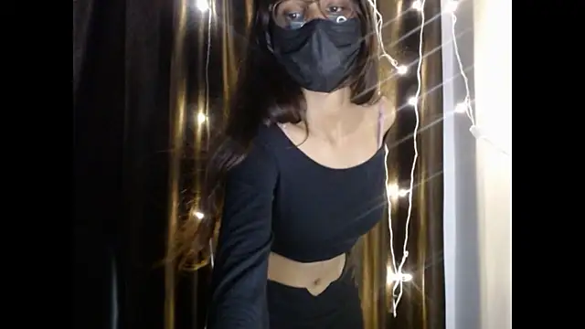 Snapshot of _kamyaa09 chatting on 10.30.25  kamyaa09 online show from 10.30.25