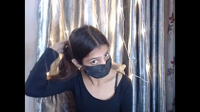 Snapshot of _kamyaa09 chatting on 11.15.25 kamyaa09 online show from 11.15.25