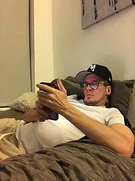 Snapshot of shyandchilling chatting on 05.16.26 shyandchilling online show from 05.16.26
