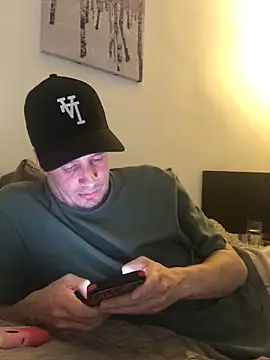 Snapshot of shyandchilling chatting on 05.17.26 shyandchilling online show from 05.17.26