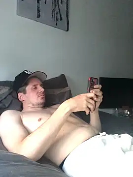 Snapshot of shyandchilling chatting on 05.30.26 shyandchilling online show from 05.30.26