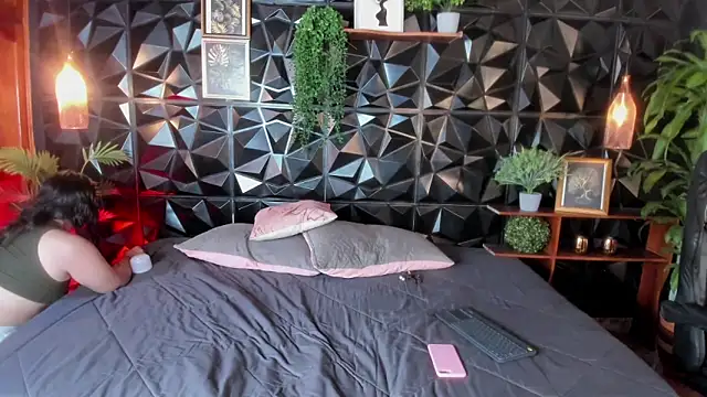 April  foxx online show from 11.07.25