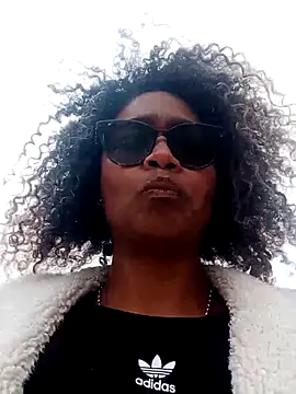 BiiancaEstradaa online show from 09.10.25