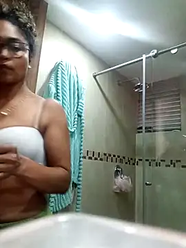 BiiancaEstradaa online show from 09.18.25