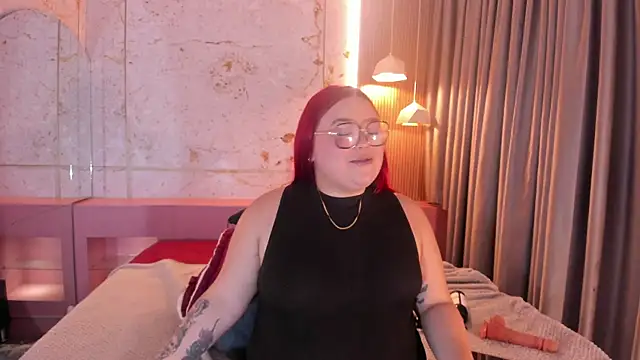 Snapshot of Lushi_Love chatting on 05.19.26 Lushi Love online show from 05.19.26