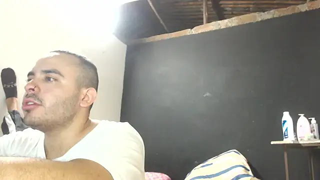 Snapshot of Ana_ThiagoxX chatting on 05.27.26 Ana ThiagoxX online show from 05.27.26