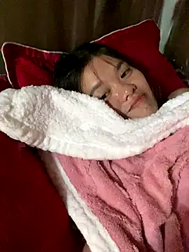 PhanHaa online show from 11.16.25