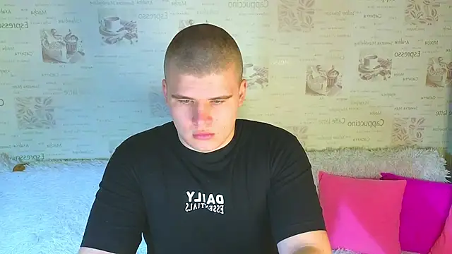 Snapshot of kittenmurr chatting on 09.18.25 kittenmurr online show from 09.18.25