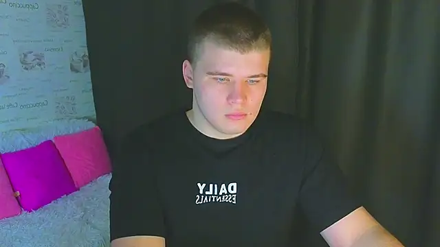 Snapshot of kittenmurr chatting on 09.30.25 kittenmurr online show from 09.30.25