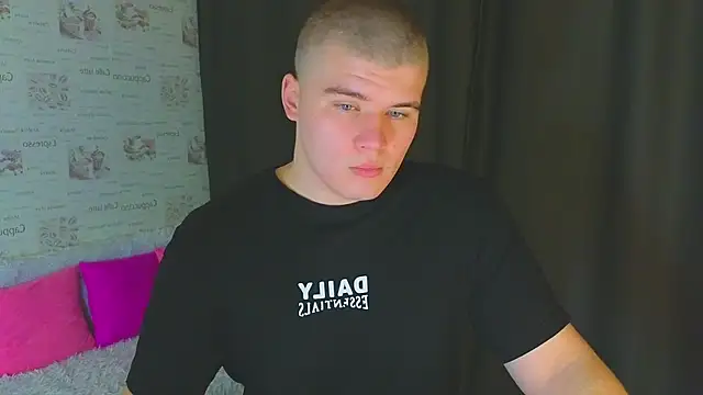 Snapshot of kittenmurr chatting on 10.02.25 kittenmurr online show from 10.02.25