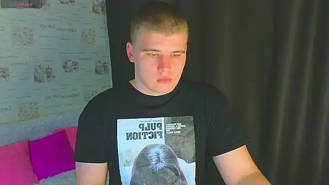 Snapshot of kittenmurr chatting on 10.16.25 kittenmurr online show from 10.16.25