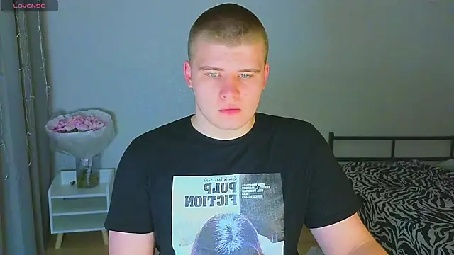 Snapshot of kittenmurr chatting on 10.31.25 kittenmurr online show from 10.31.25