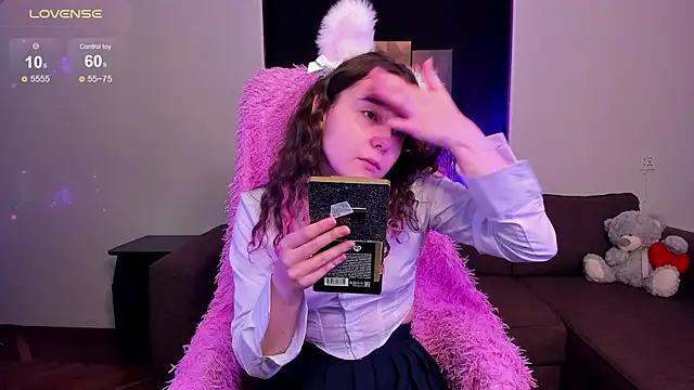 Snapshot of uco_mon chatting on 09.17.25 uco mon online show from 09.17.25