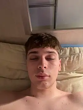 Snapshot of Fappatore_Nato05 chatting on 09.15.25 Fappatore Nato05 online show from 09.15.25