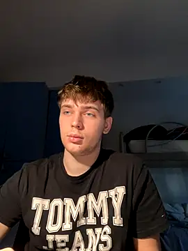 Snapshot of Fappatore_Nato05 chatting on 09.29.25 Fappatore Nato05 online show from 09.29.25