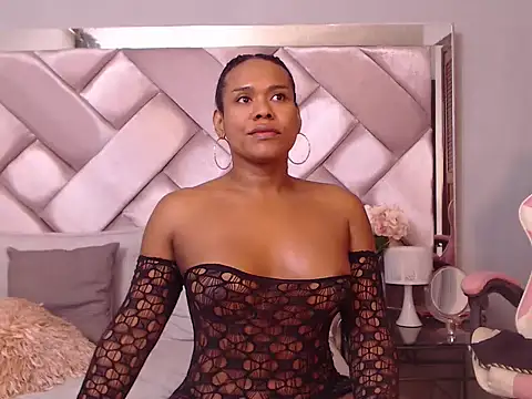 Ashleyroberst online show from 10.22.25