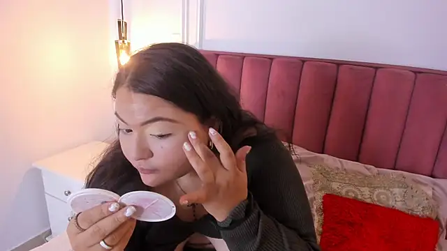 Snapshot of Tessa_Sinclaire chatting on 01.07.26 Tessa Sinclaire online show from 01.07.26