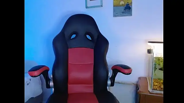 Snapshot of Xtremeplay_18 chatting on 10.16.25 Xtremeplay 18 online show from 10.16.25