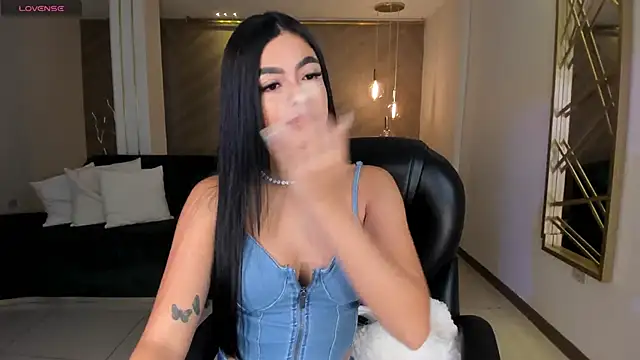 Snapshot of NataliaGaret chatting on 10.04.25 NataliaGaret online show from 10.04.25