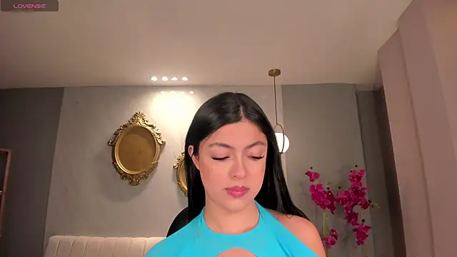 Snapshot of NataliaGaret chatting on 10.15.25 NataliaGaret online show from 10.15.25