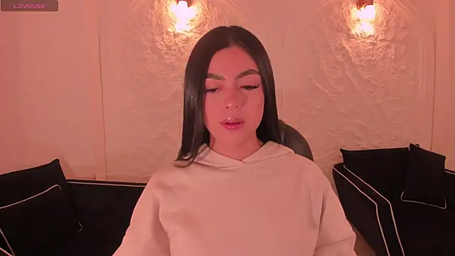 Snapshot of NataliaGaret chatting on 11.17.25 NataliaGaret online show from 11.17.25