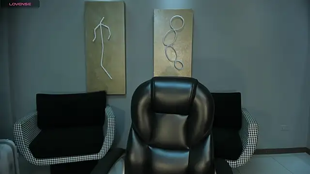 Snapshot of NataliaGaret chatting on 11.18.25 NataliaGaret online show from 11.18.25