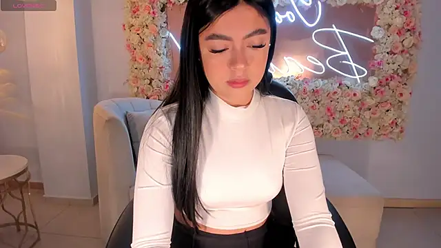 Snapshot of NataliaGaret chatting on 01.11.26 NataliaGaret online show from 01.11.26