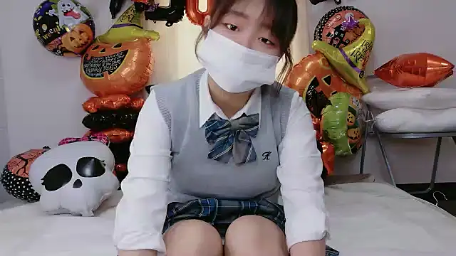 Snapshot of Mio_781 chatting on 10.30.25 Mio 781 online show from 10.30.25