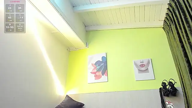 AtheneaArbelaez  online show from 09.30.25