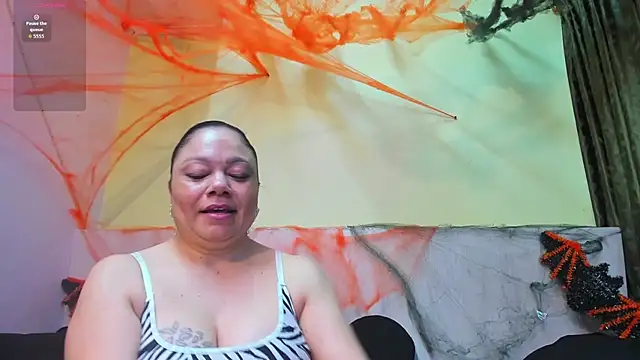 AtheneaArbelaez  online show from 10.29.25