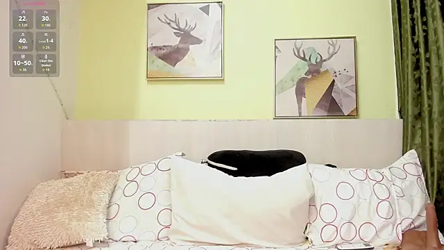 AtheneaArbelaez  online show from 11.29.25