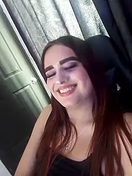 Maylu Fox online show from 10.06.25