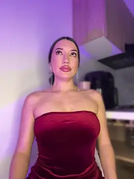 Bella-taylorr online show from 04.09.26