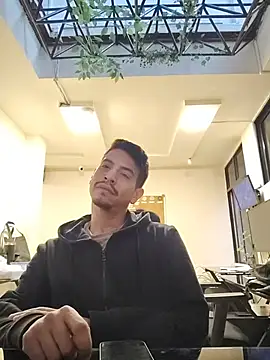 Snapshot of Juann-cock chatting on 05.16.26 Juann-cock online show from 05.16.26