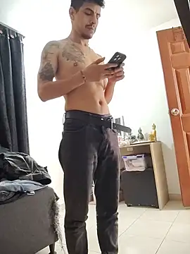 Snapshot of Juann-cock chatting on 05.19.26 Juann-cock online show from 05.19.26