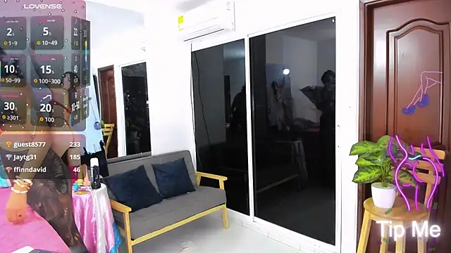 Snapshot of zou_quira chatting on 01.19.26 zou quira online show from 01.19.26