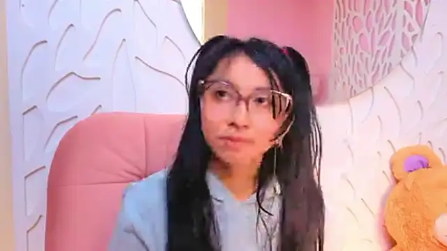 VioletxBloom online show from 04.12.26